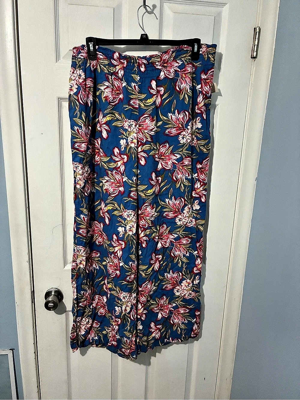a new day Floral Wide Leg Pants in Blue & Red Size XL NWT